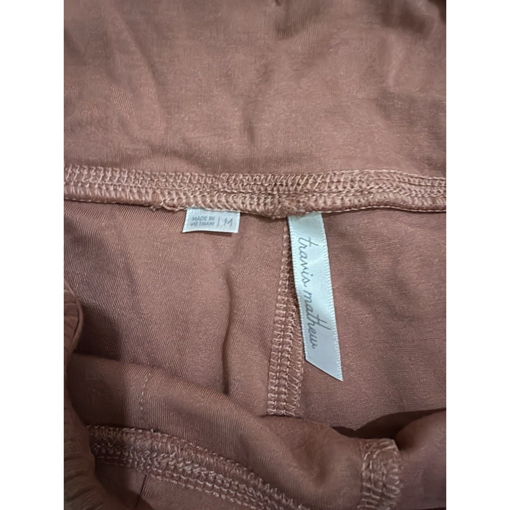 Travis Mathew Set Pink Sz M Outfit Athletic Womens Top Bottom Shorts - Picture 2 of 4